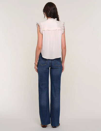 Top Ananda