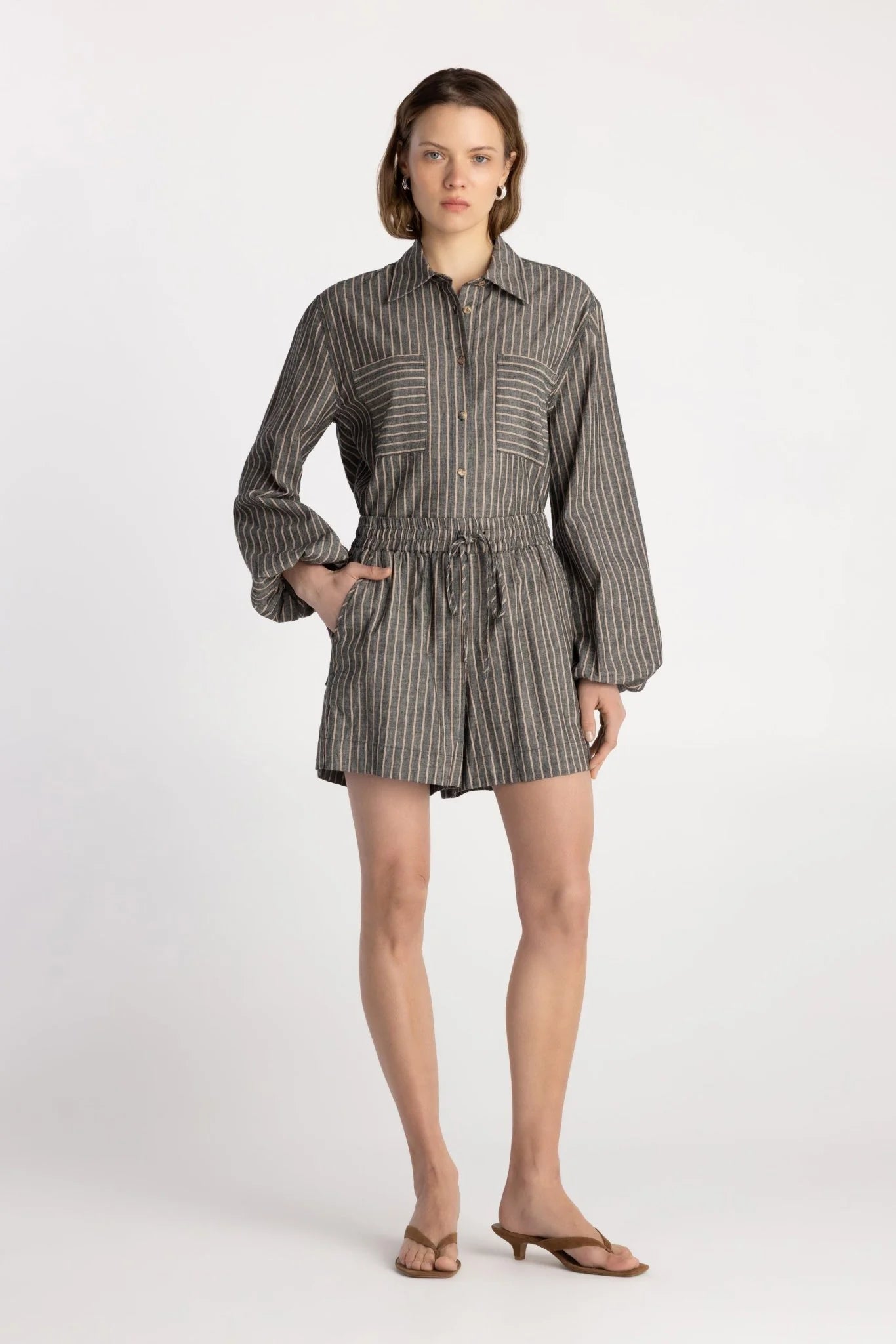 Short The Weekender
